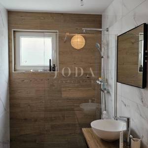 Novogradnja kuća sa bazenom,NOVIGRAD okolica