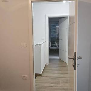 Novogradnja kuća sa bazenom,NOVIGRAD okolica