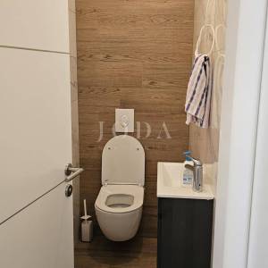Novogradnja kuća sa bazenom,NOVIGRAD okolica