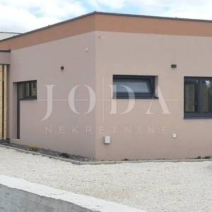 NOVOGRADNJA Lijepa prizemnica sa bazenom,Svetvinčenat okolica 