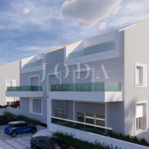 Novogradnja s okućnicom 250m od mora