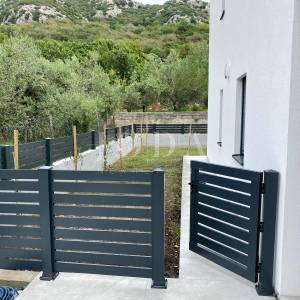 Novogradnja u okolici Baške, Krk