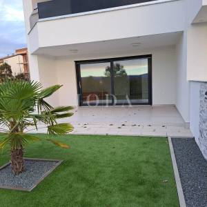 Novoizgrađeni moderni stanovi, Malinska - otok Krk
