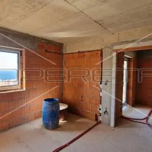 Novoizgrađeni objekt, 6 stanova, garaža, parking, pogled, Senj, 602,39