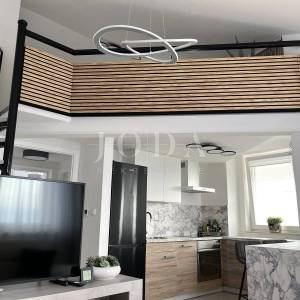 Novouređeni apartman s otvorenim pogledom na more