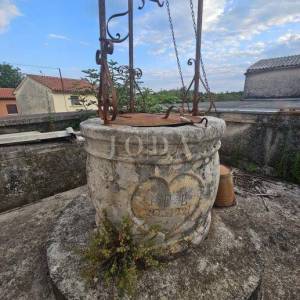 Obiteljska kuća sa 2 objekta i šternom,BARBAN okolica