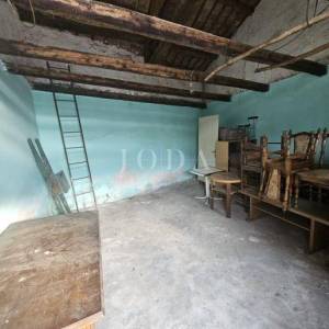 Obiteljska kuća sa 2 objekta i šternom,BARBAN okolica