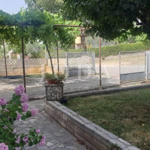 Obiteljska kuća sa dva stana 3km od mora,POREČ okolica