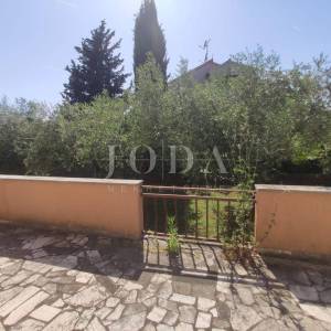 Obiteljska kuća sa dva stana 3km od mora,POREČ okolica