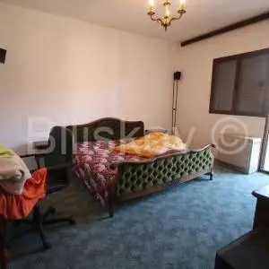 Omiš, Tugare prodaja samostojeća kuća 200 m2