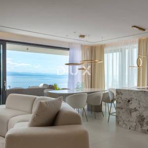 OPATIJA, CENTAR - luksuzna rezidencija za dugoročni najam s vlastitim bazenom i garažom