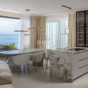 OPATIJA, CENTAR - luksuzna rezidencija za dugoročni najam s vlastitim bazenom i garažom