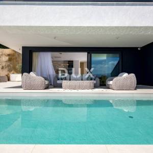 OPATIJA, CENTAR - luksuzna rezidencija za dugoročni najam s vlastitim bazenom i garažom