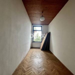 OPATIJA, CENTAR - Vila s pričom, stan s potencijalom – rijetka prilika