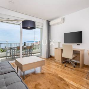 OPATIJA, IČIĆI – moderan stan od 66 m² za dugoročni najam, s bazenom i panoramskim pogledom na more