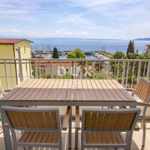 OPATIJA, IČIĆI – moderan stan od 66 m² za dugoročni najam, s bazenom i panoramskim pogledom na more
