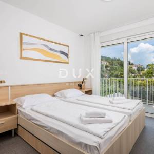 OPATIJA, IČIĆI – moderan stan od 51 m² za dugoročni najam, s bazenom i panoramskim pogledom na more