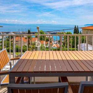 OPATIJA, IČIĆI – moderan stan od 46 m² za dugoročni najam, s bazenom i panoramskim pogledom na more