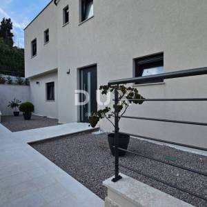 OPATIJA, LOVRAN - luksuzan stan 94m2 na katu, 300m od mora