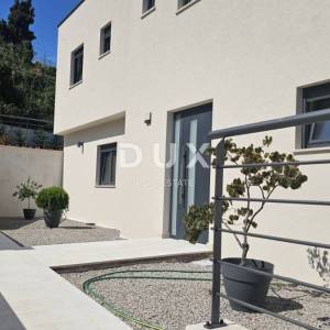OPATIJA, LOVRAN - luksuzan stan 94m2 na katu, 300m od mora