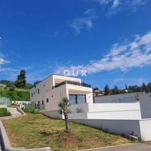 OPATIJA, LOVRAN - luksuzan stan 94m2 na katu, 300m od mora