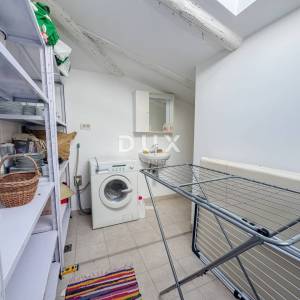 OPATIJA, LOVRAN- prekrasna prilika za kupnju povijesnog stana u vili, drugi red do mora, terasa i pogled