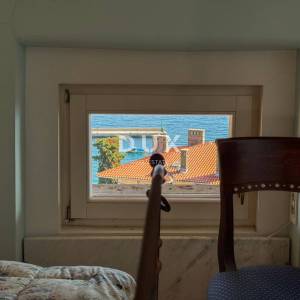 OPATIJA, LOVRAN- prekrasna prilika za kupnju povijesnog stana u vili, drugi red do mora, terasa i pogled