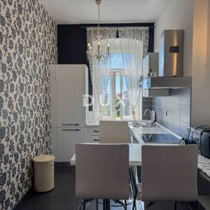 OPATIJA, LOVRAN- prekrasna prilika za kupnju povijesnog stana u vili, drugi red do mora, terasa i pogled