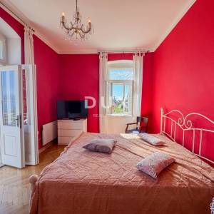 OPATIJA, LOVRAN- prekrasna prilika za kupnju povijesnog stana u vili, drugi red do mora, terasa i pogled