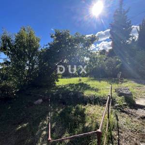 OPATIJA, POLJANE -  autentična starina na 1333 m² zemljišta s pogledom na more!