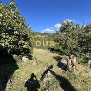OPATIJA, POLJANE -  autentična starina na 1333 m² zemljišta s pogledom na more!