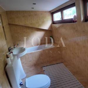 Opatija samostojeća kuća na lijepoj lokaciji