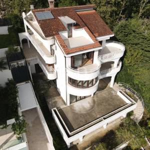 Opatija samostojeća kuća na lijepoj lokaciji