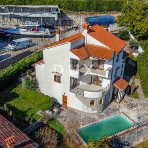 OPATIJA - samostojeća kuća s bazenom i kvalitetnom okućnicom, privatnost i predivan pogled na more