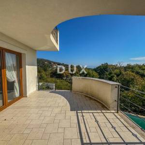 OPATIJA - samostojeća kuća s bazenom i kvalitetnom okućnicom, privatnost i predivan pogled na more