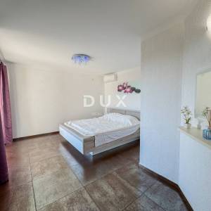 OPATIJA - samostojeća kuća s bazenom i kvalitetnom okućnicom, privatnost i predivan pogled na more