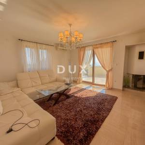 OPATIJA - samostojeća kuća s bazenom i kvalitetnom okućnicom, privatnost i predivan pogled na more