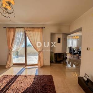 OPATIJA - samostojeća kuća s bazenom i kvalitetnom okućnicom, privatnost i predivan pogled na more