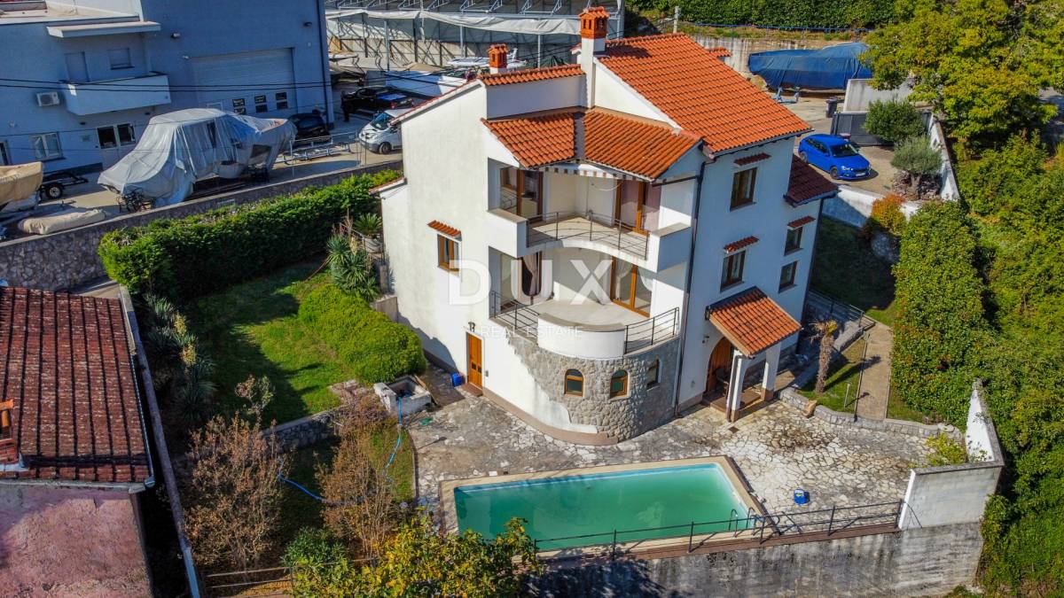OPATIJA - samostojeća kuća s bazenom i kvalitetnom okućnicom, privatnost i predivan pogled na more