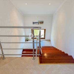 OPATIJA - samostojeća kuća s bazenom i kvalitetnom okućnicom, privatnost i predivan pogled na more