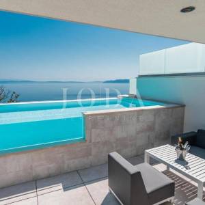 Opatija vila sa bazenom