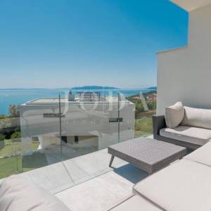 Opatija vila sa bazenom
