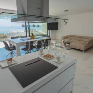 Opatija vila sa bazenom