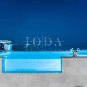 Opatija vila sa bazenom
