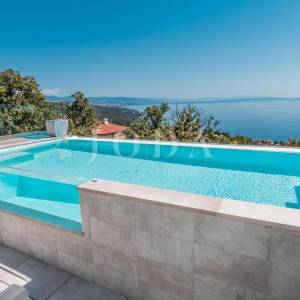 Opatija vila sa bazenom