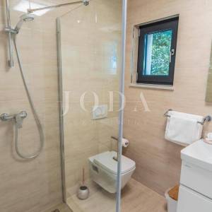 Opatija vila sa bazenom