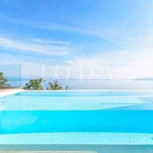 Opatija vila sa bazenom