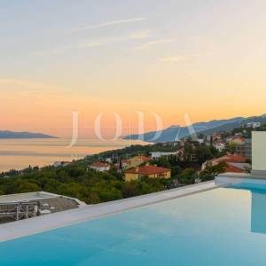 Opatija vila sa bazenom