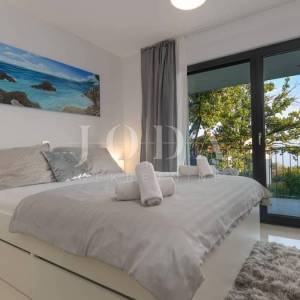 Opatija vila sa bazenom