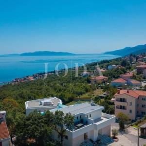Opatija vila sa bazenom
